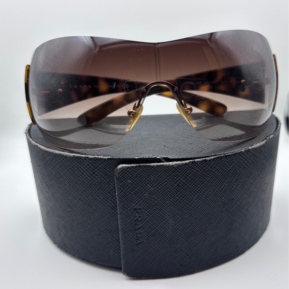 Prada Vintage Y2K Shield Sunglasses Tortoise Gold Logo SPR 52G Brown Gradient
